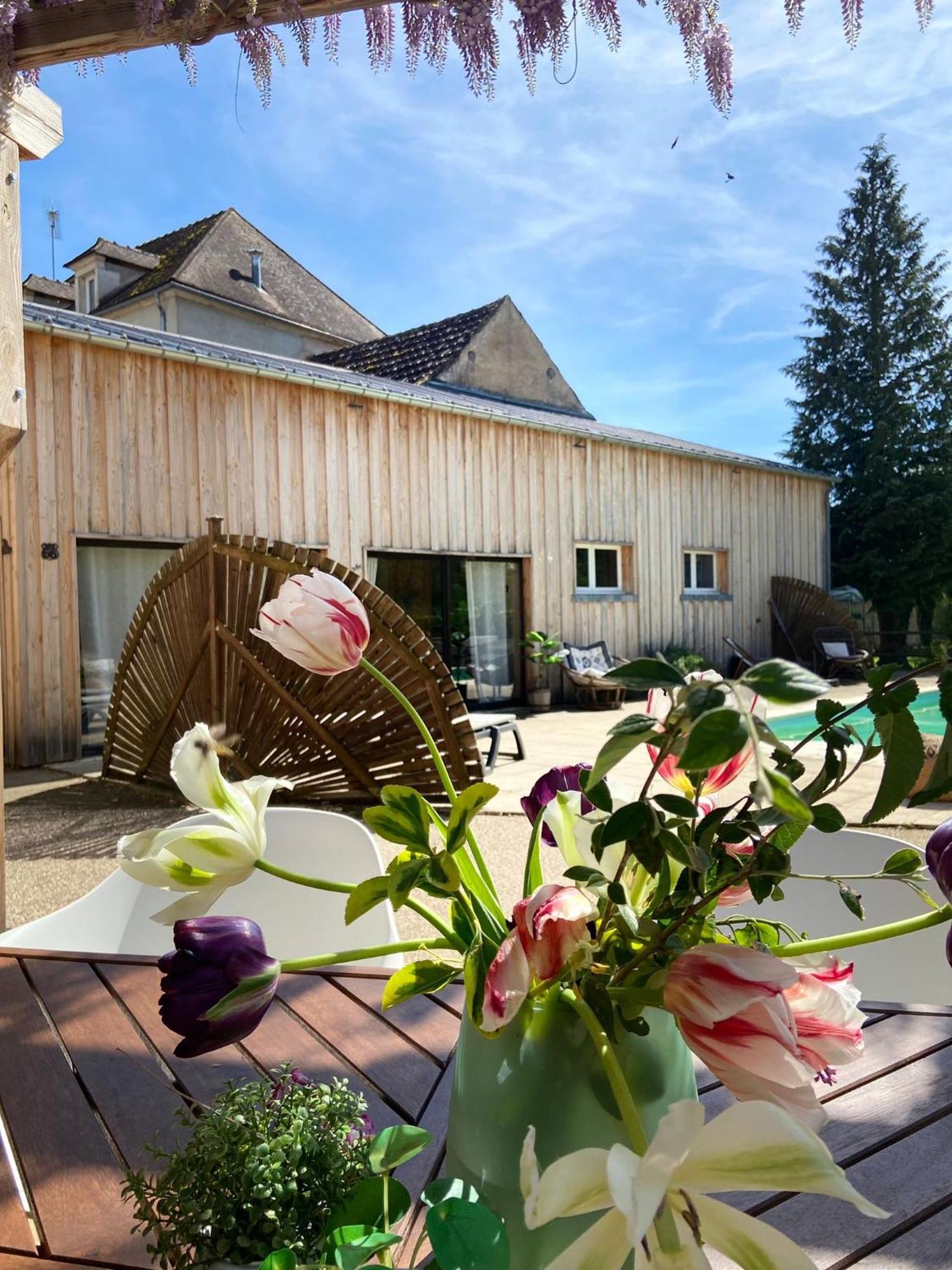 Pool House-L'Hirondelle De Sermizelles- Grand Jardin, Calme Et Nature Aux Portes Du Morvan Villa Exteriör bild